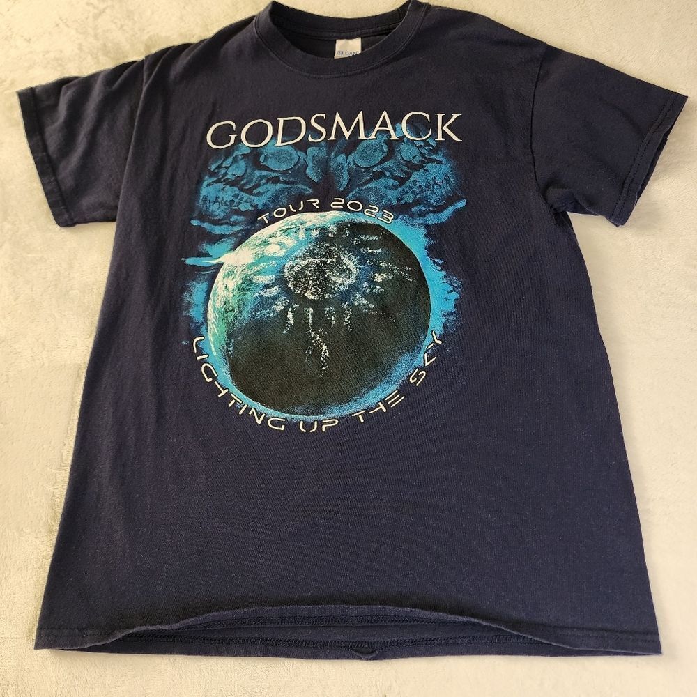 Gildan Godsmack Tour 2023 Tshirt With Graphics Size Medium